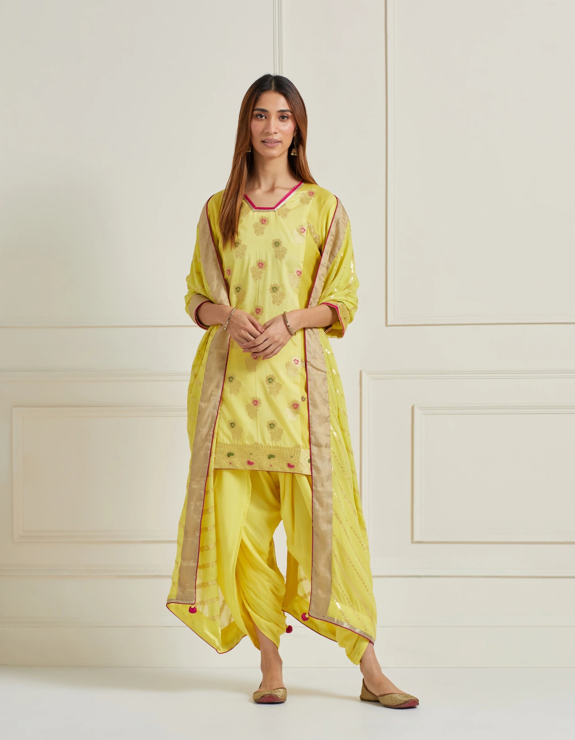 Kurta/ Dhoti Pant And Duppata Set