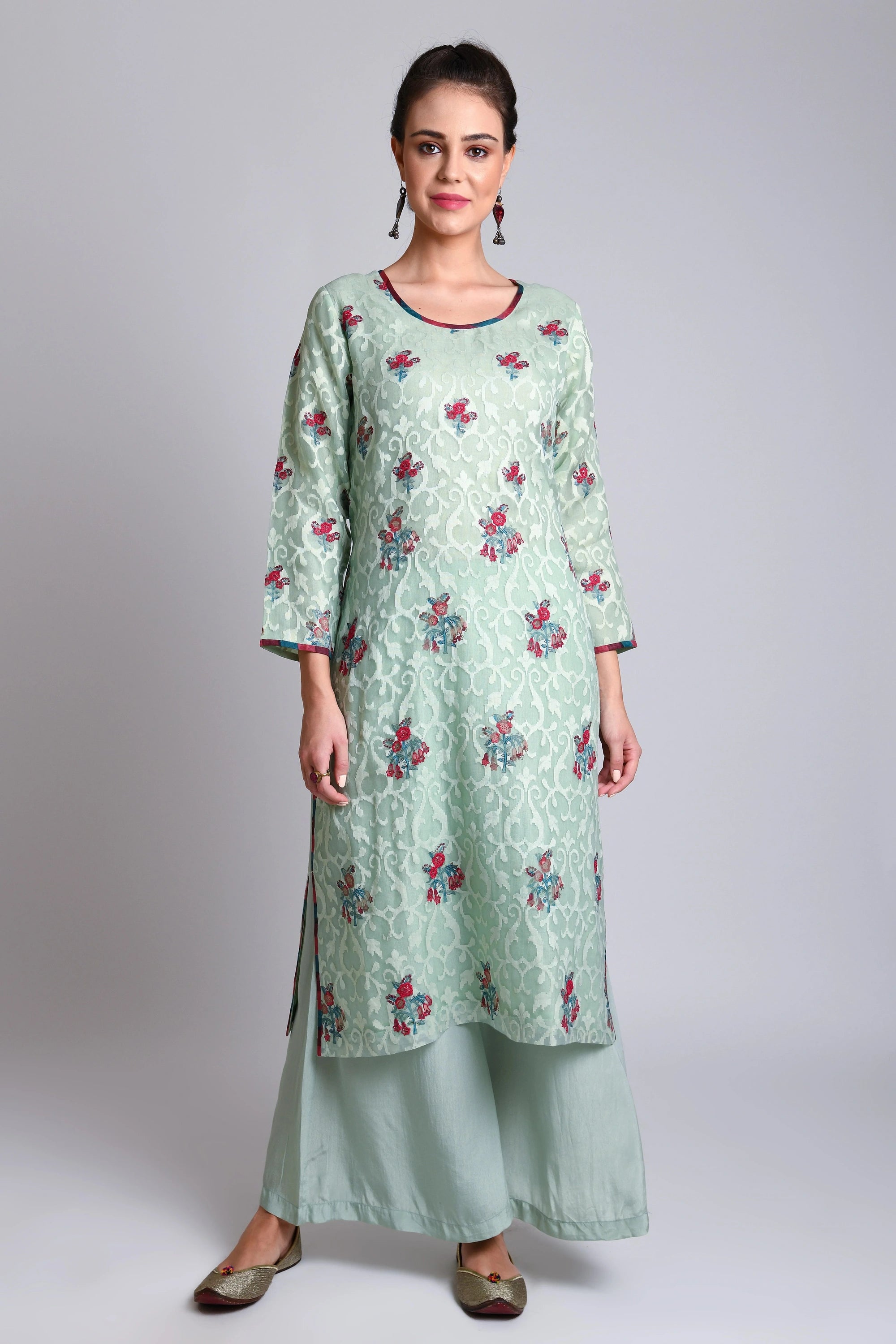 Straight Kurta With Slit-Round Neck