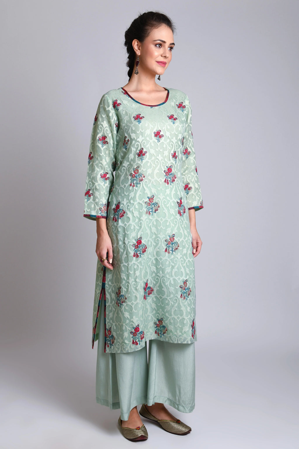 Straight Kurta With Slit-Round Neck