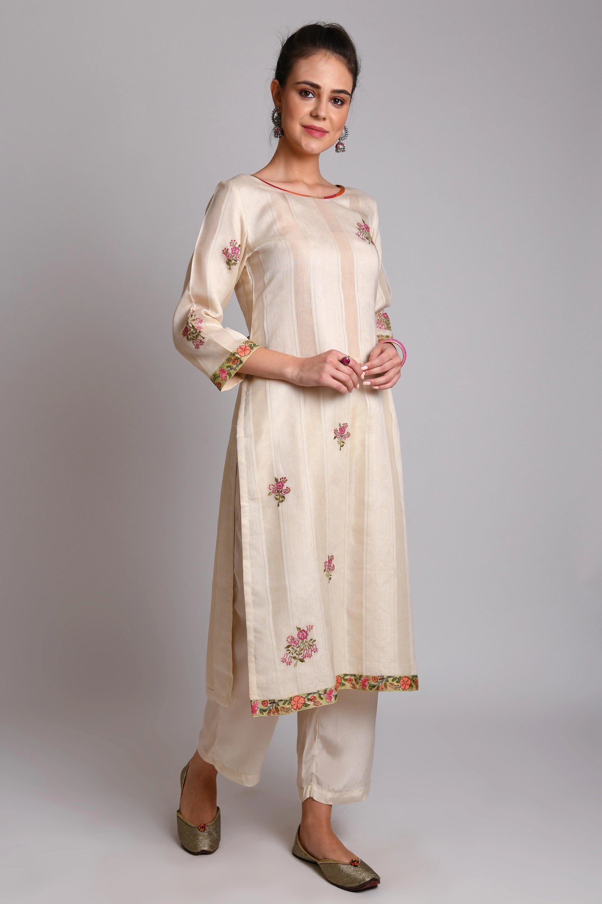 Straight Kurta With Boat Neck
